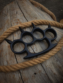 Four-Finger Knuckle-Duster with Removable Studs