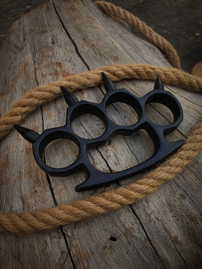 Four-Finger Knuckle-Duster with Removable Studs