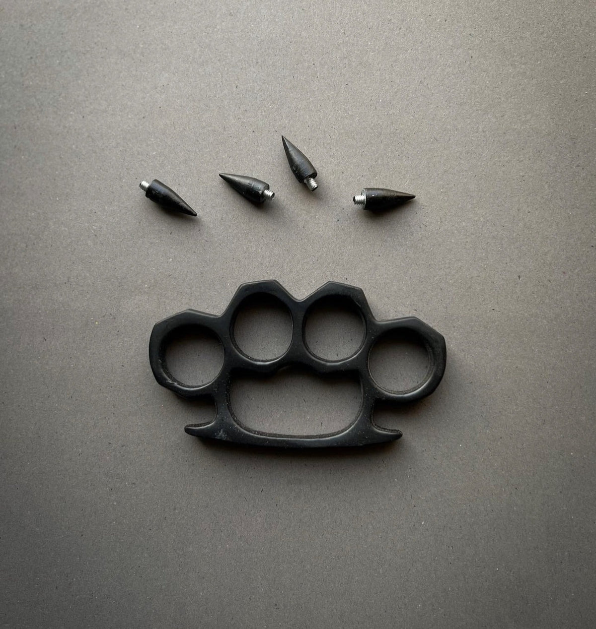 Four-Finger Knuckle-Duster with Removable Studs