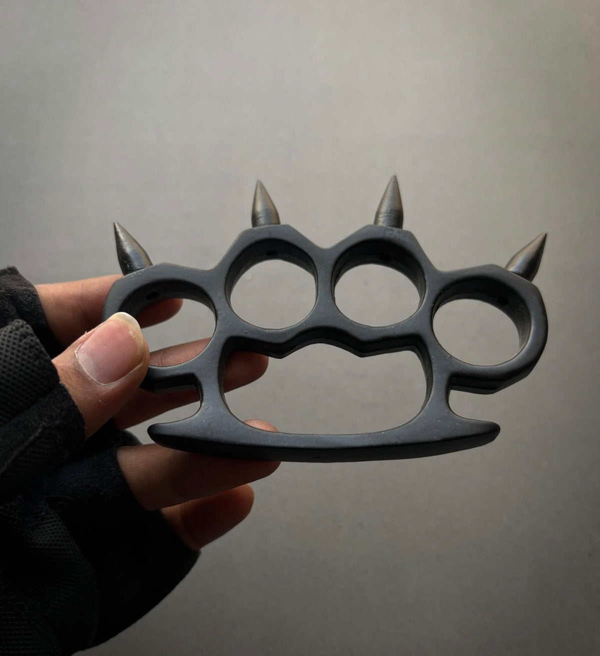 Four-Finger Knuckle-Duster with Removable Studs