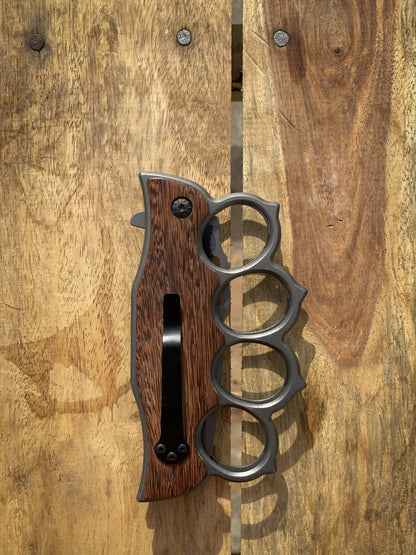 4-Finger Knuckle Duster Fixed Blade Knife – Wood Grip & Tactical Design