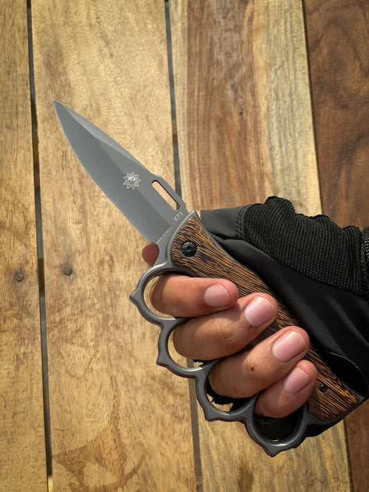 4-Finger Knuckle Duster Fixed Blade Knife – Wood Grip & Tactical Design